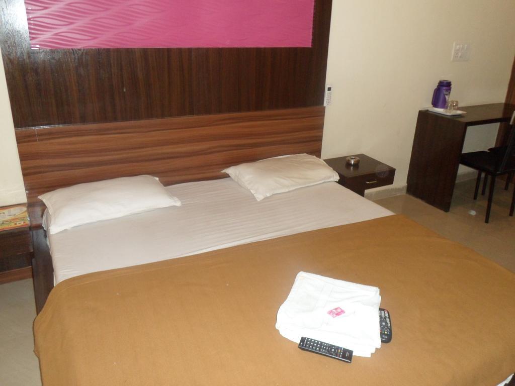 Hotel Canada Palace Watuwa Екстериор снимка
