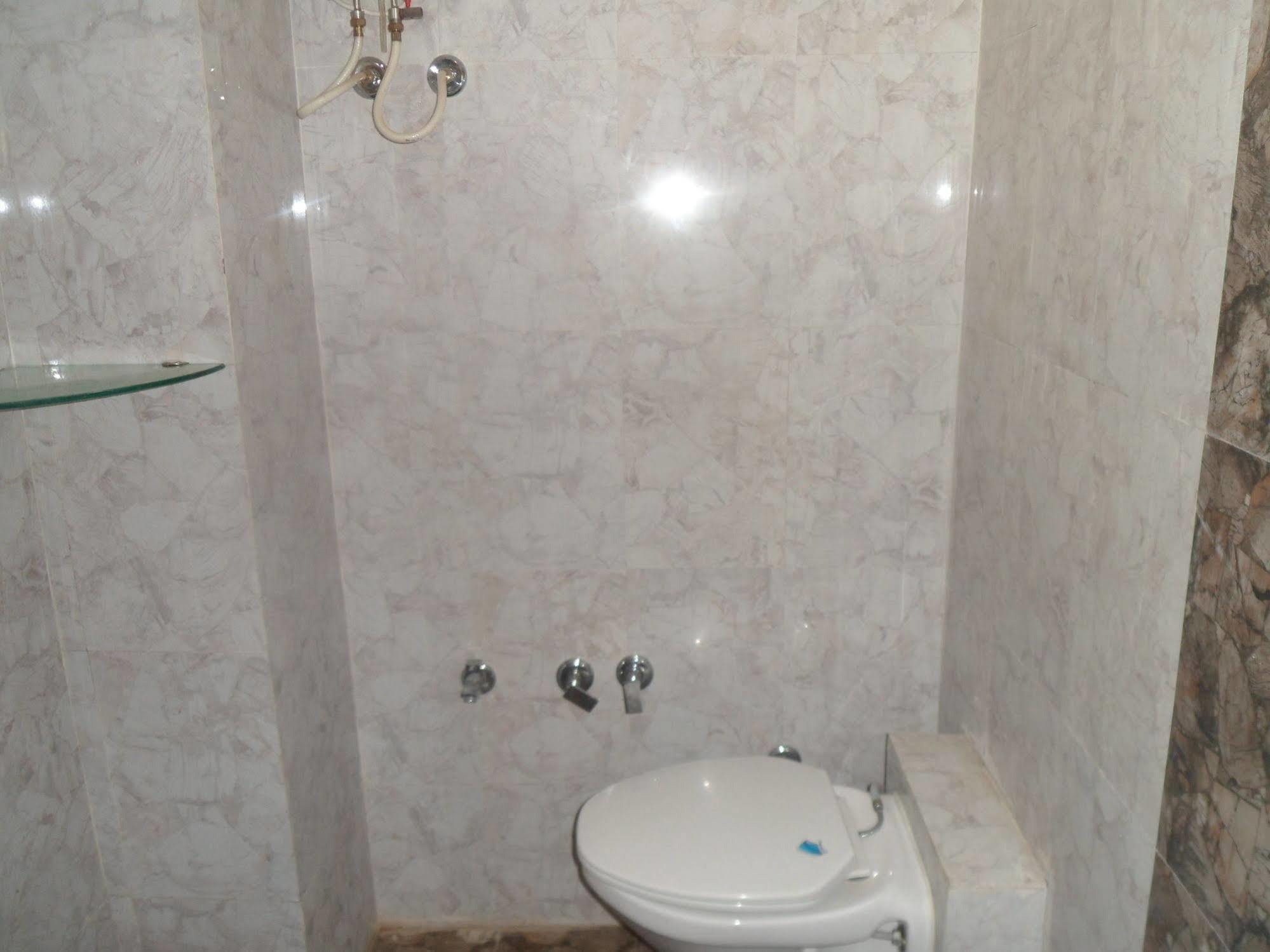 Hotel Canada Palace Watuwa Екстериор снимка