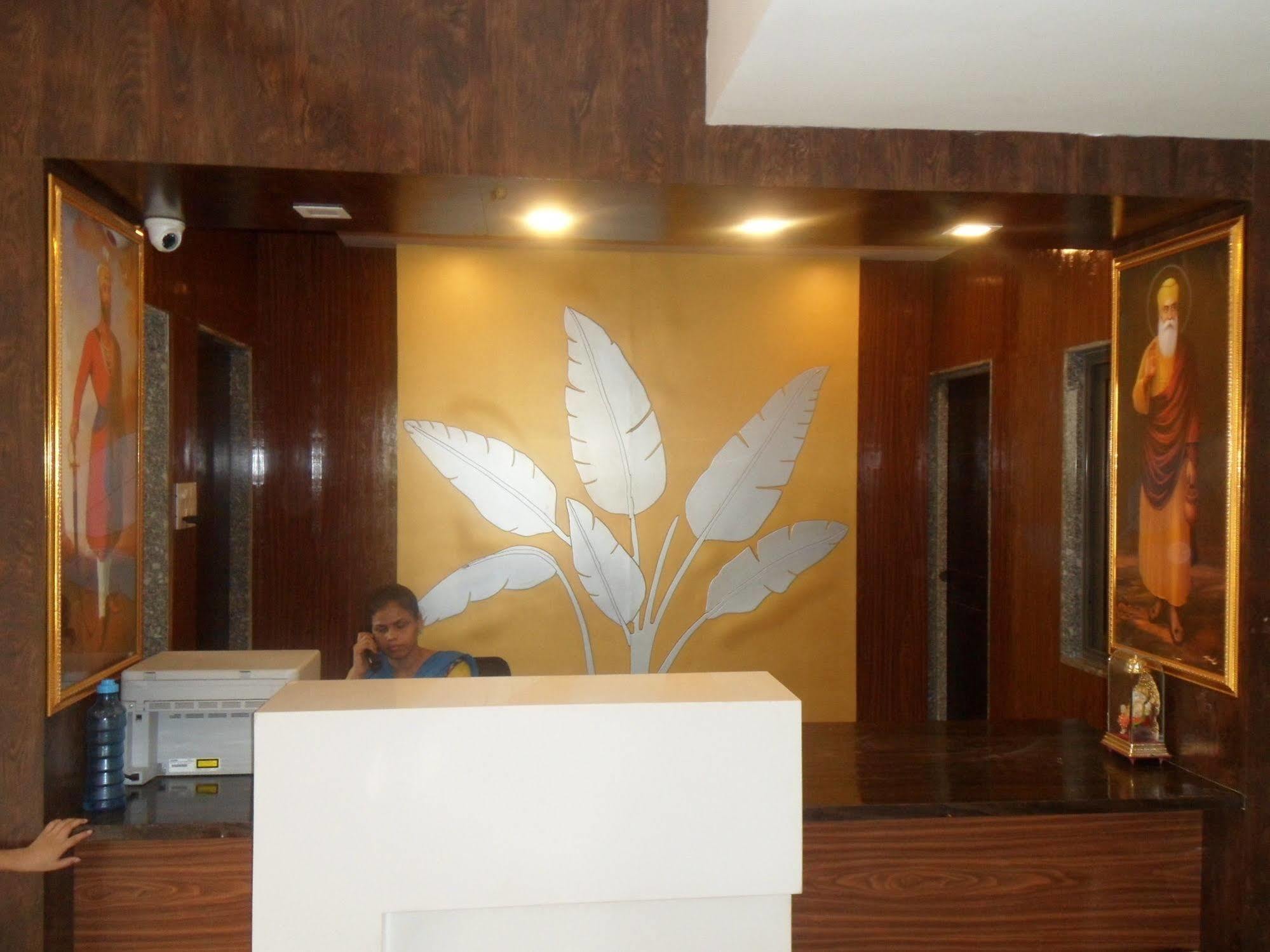 Hotel Canada Palace Watuwa Екстериор снимка