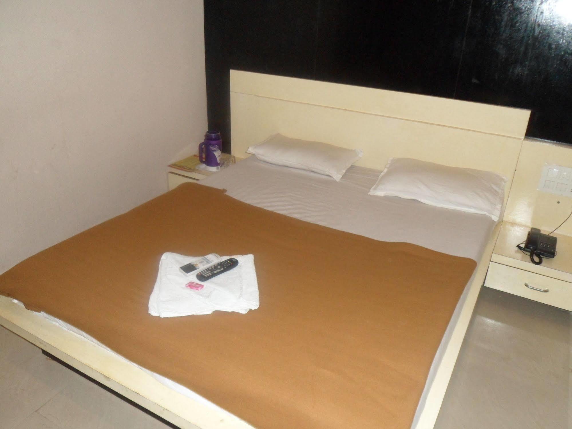 Hotel Canada Palace Watuwa Екстериор снимка
